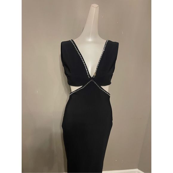NWT Chiara Boni La Petite Robe Silvina Embellished Cut-Out Gown $1090 - Picture 8 of 12